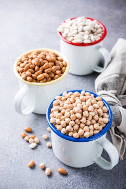 Çiğ çiğ organik nohut