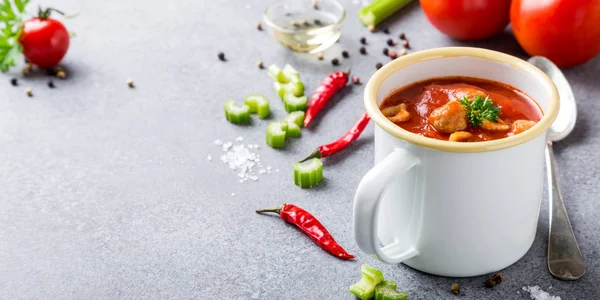 Sopa de tomate caseira — Fotografia de Stock