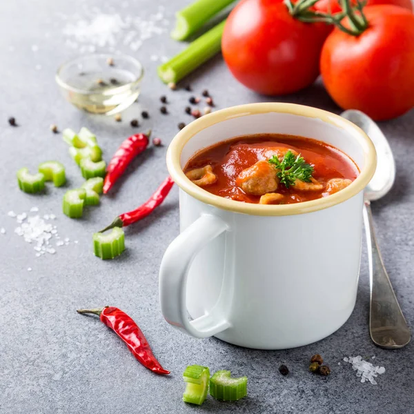 Sopa de tomate caseira — Fotografia de Stock