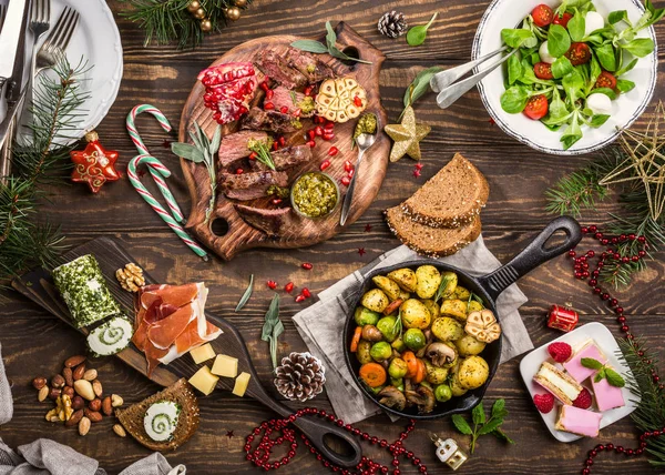 Noel temalı yemek masası