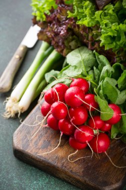 Büyük Demet taze ham turp