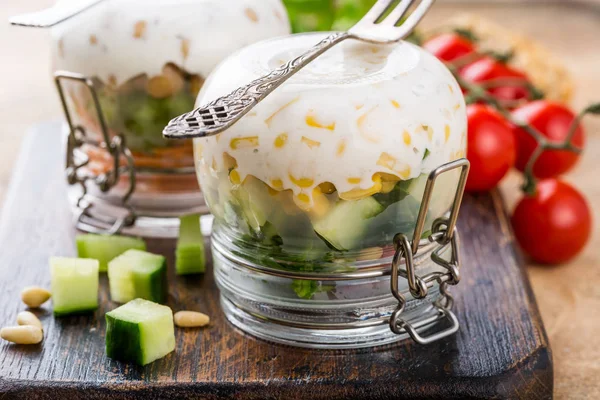 Insalata in vaso di vetro — Foto Stock