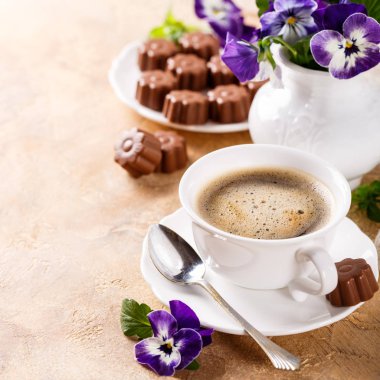 kahve çikolata şekerleme ile