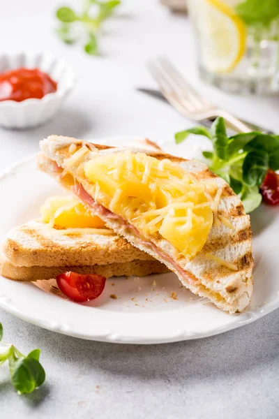Sandwich with pineapple, — Stock Photo, Image
