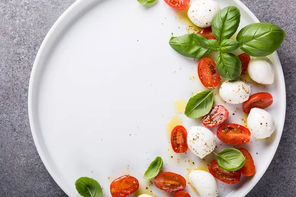 Delicious caprese salad — Stock Photo, Image