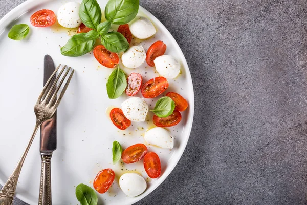 Deliciosa salada caprese — Fotografia de Stock