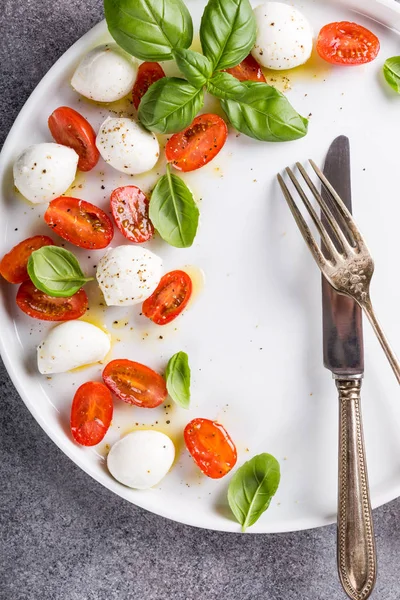 Delicious caprese salad — Stock Photo, Image