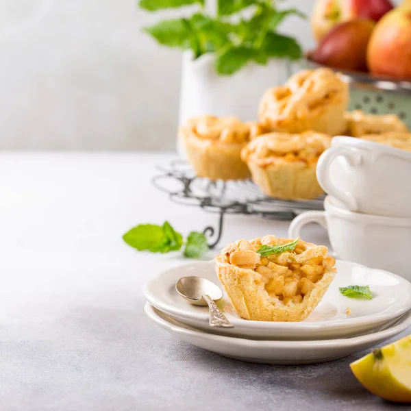 Torte di mele mini fatte in casa — Foto Stock