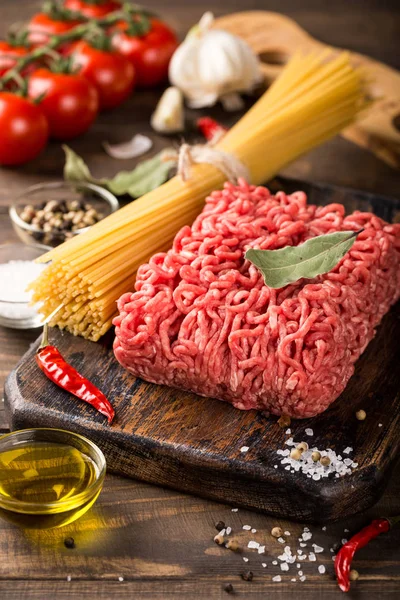 Ingredienti per spaghetti bolognese — Foto Stock