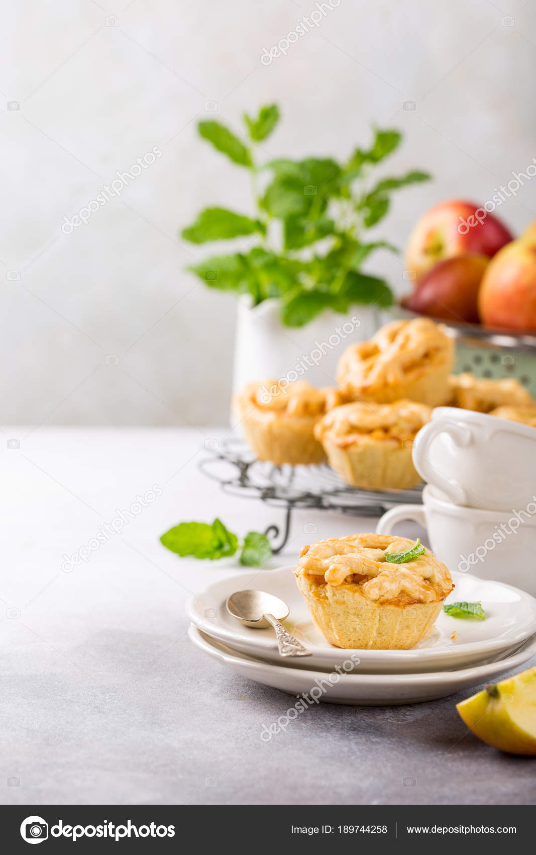 Mini elmalı kruvasan tarifi Mini elmalı kruvasan tarifi