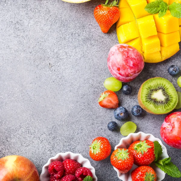 신선한 모듬 과일과 열매 — 스톡 사진
