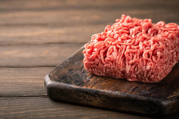 Kıyılmış taze çiğ Dana eti