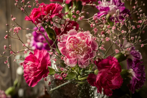 ピンクのカーネーションの花束 — ストック写真