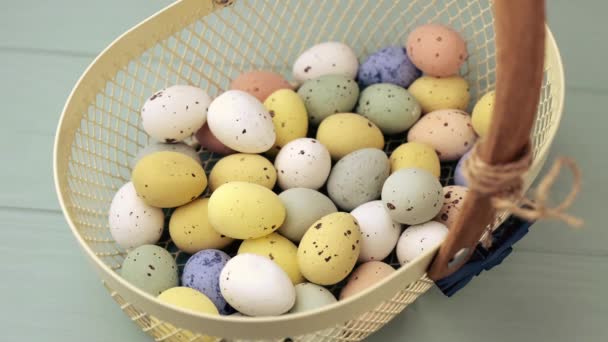 Easter colorful quail eggs — Stock Video