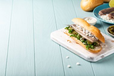 Geleneksel Hollanda çerez, ringa balığı ile deniz ürünleri sandviç