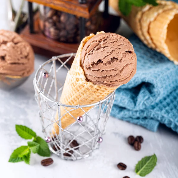 Heerlijke koffie-ijs als dessert — Stockfoto