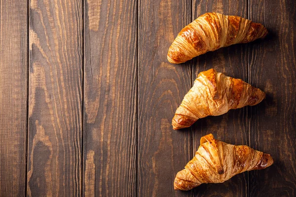 Croissants sucrés fraîchement cuits — Photo