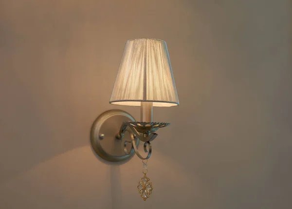 Lamp gemonteerd op de muur — Stockfoto