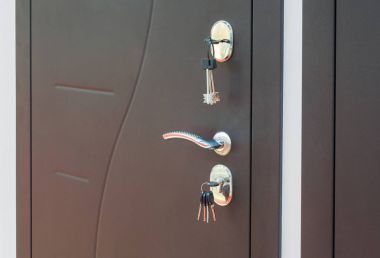 Dış metal kapı