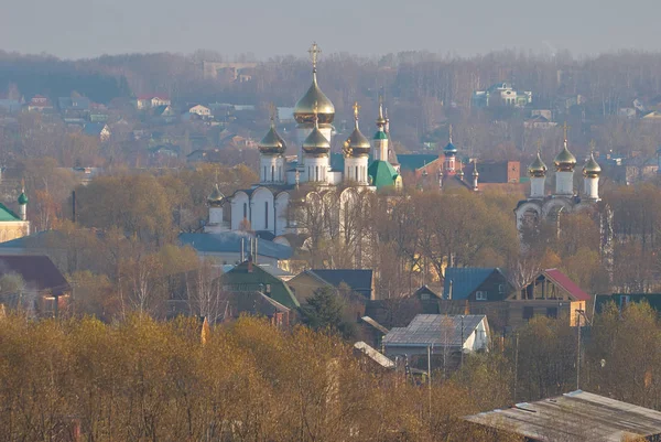 Kijk op Russische kerken in Val — Stockfoto