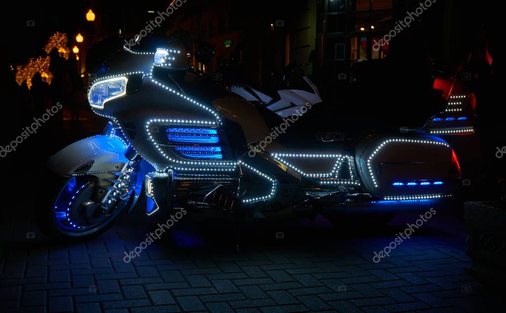 Мотоцикл На Улице Фото