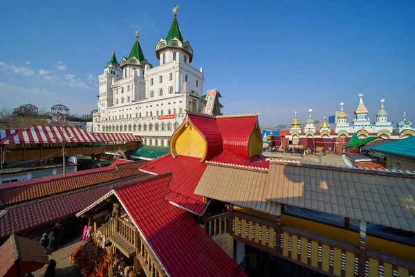 俄罗斯莫斯科 2020年3月7日 伊兹梅罗沃克里姆林宫的Vernissage — 图库照片
