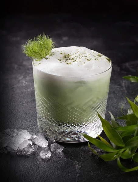 Çkiler Dondurmalı Kremalı Otlu Yeşil Kokteyl Bar Menüsü Arkaplan Resmi — Stok fotoğraf