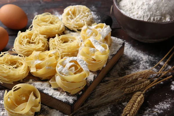 Concetto Cucina Italiana Fettuccine Pasta Secca Capellini Con Ciotola Con — Foto Stock
