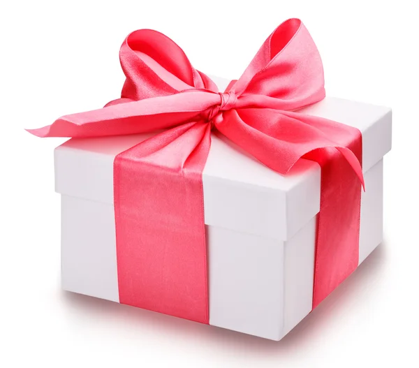 白色礼品盒粉红丝带与弓剪切路径 — 图库照片
