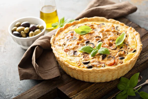 Quiche with eggplant, chicken and olives — Stock Photo, Image