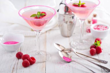 Pembe ahududulu martini