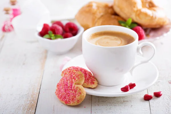 Valentines day breakfast with cooffee — Stock Photo, Image