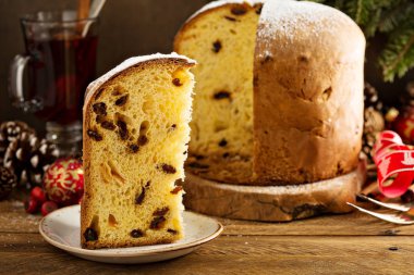 Geleneksel Noel panettone Kuruyemiş ile