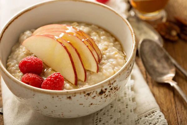 Avena casera para el desayuno —  Fotos de Stock