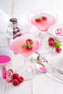 Pembe ahududulu martini