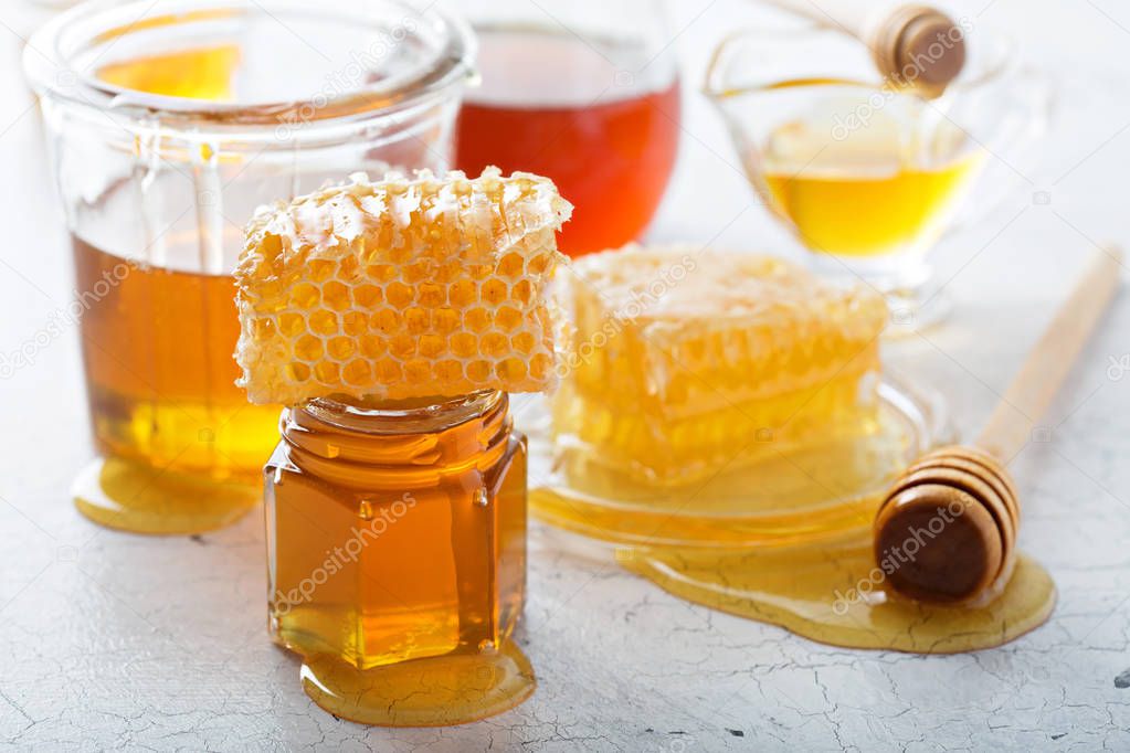 Various types of honey and honeycomb