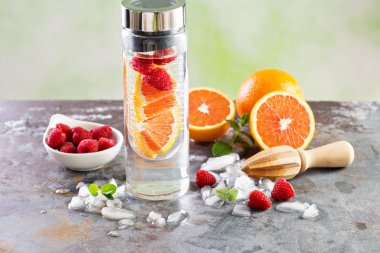 Ahududu suyla infüzyon Detoks