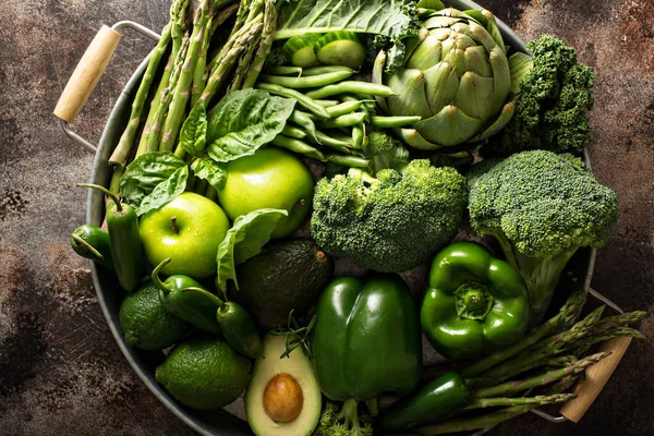 Variedade de legumes e frutas verdes — Fotografia de Stock