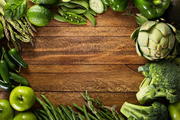 Variété de légumes et fruits verts — Photo