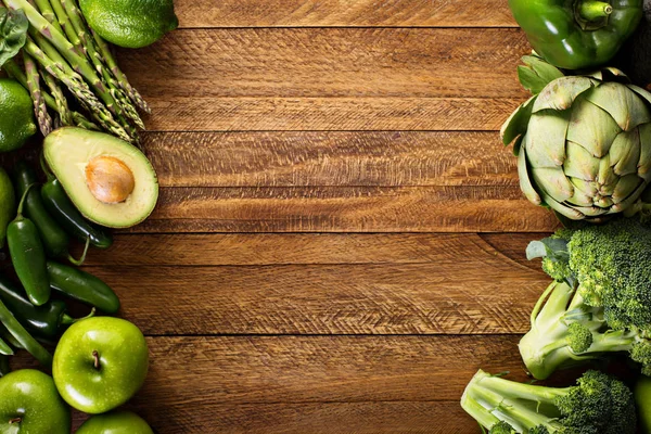 Verscheidenheid van groene groenten en fruit — Stockfoto