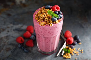 Berry smoothie uzun bardak