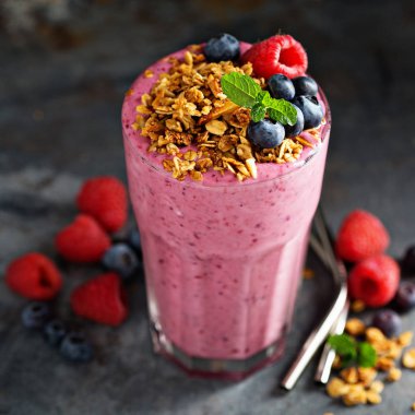 Berry smoothie uzun bardak