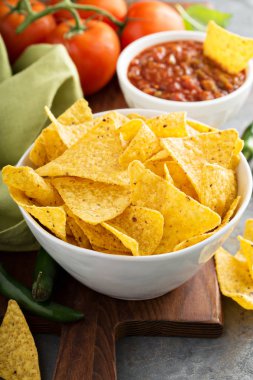 Büyük kase mısır tortilla cips