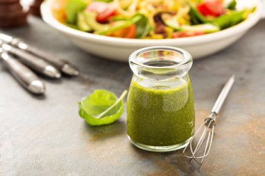 Sağlıklı Yeşil Tanrıça salata sosu