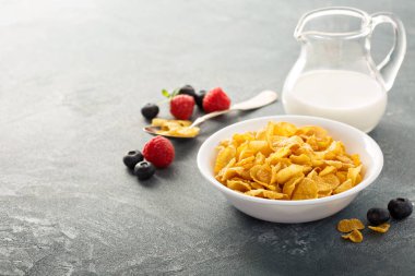 Bir kasede Cornflake tahıllar