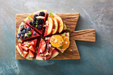 Karpuz pizza ile çeşitli fruts