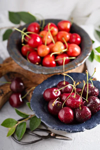 Cereja doce vermelha fresca — Fotografia de Stock