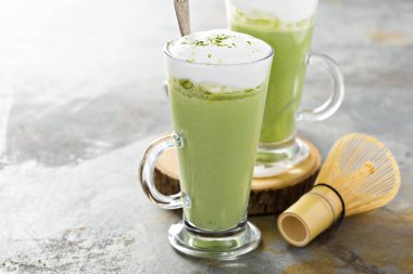 Uzun boylu gözlük Matcha latte