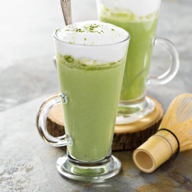 Uzun boylu gözlük Matcha latte