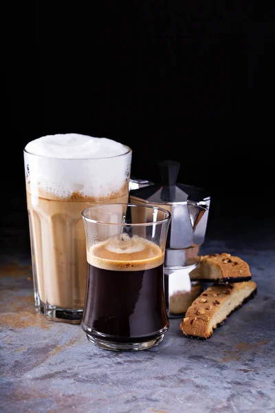 Kaffe latte, svart espresso och wienskt kaffe — Stockfoto